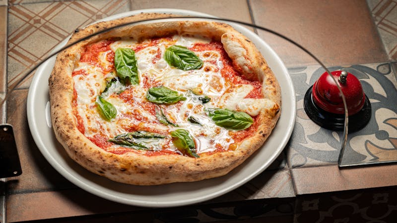 Pepperoni Supreme mod pizza with mozzarella